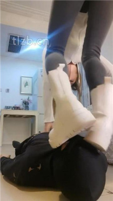 图片[15]_【苒溪】脏短靴白袜全体重踩踏-脚下喂食【双视角版】_绳艺库视频下载