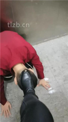 图片[6]_【凌儿女神】鞭打/舔脏鞋臭脚/玩户外舔脏鞋/关狗笼_绳艺库视频下载