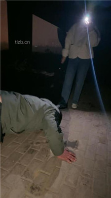 图片[2]_【小雅老师】户外tj老狗-圣水口水喂食场-脏！_绳艺库视频下载