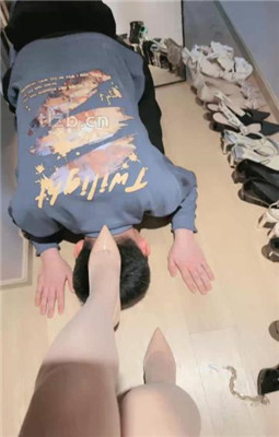 图片[2]_【时安】袜子塞嘴鞭打/舔多双脏鞋/臭脚捂脸_绳艺库视频下载