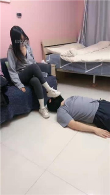 图片[5]_【金桔小主】夜跑后小白鞋白袜踩虐暴打【上】_绳艺库视频下载