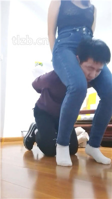 图片[12]_【奶御】耳光抽/转胯爬行/长靴提档/白袜踩狗头_绳艺库视频下载