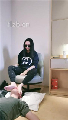 图片[10]_【羽神】跪舔超臭长靴白棉袜/吃脚皮臭脚踩脸_绳艺库视频下载