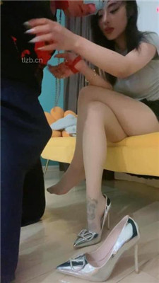 图片[8]_【不知名美女】银色高跟-碾压虐乳/坐垫吸臭/浓痰【完整版】_绳艺库视频下载