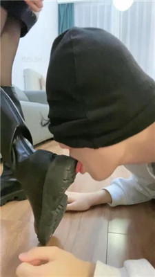 图片[4]_【奶味茶茶】长靴黑丝玩弄-踩头踩踏/踢裆/对镜羞辱插嘴_绳艺库视频下载