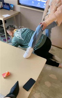 图片[6]_【酒鸽】双S-人体烟灰缸-长靴小白鞋踩/踩踏/骑马/闻臭白袜_绳艺库视频下载