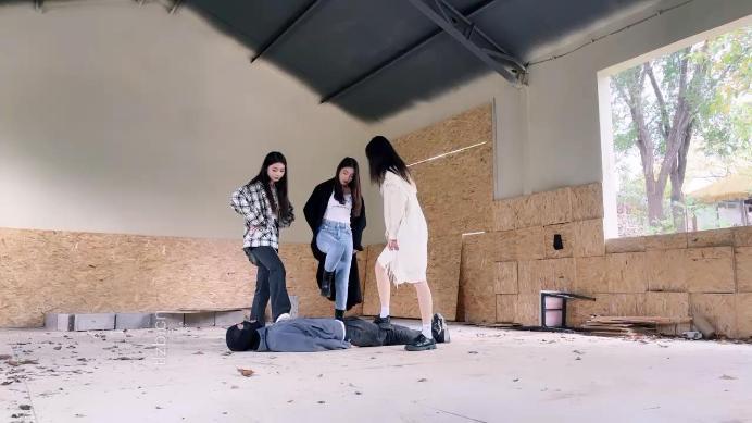 图片[4]_【宸宸】三S废弃厂房-艺术踢踹/踩踏【双视角版】_绳艺库视频下载