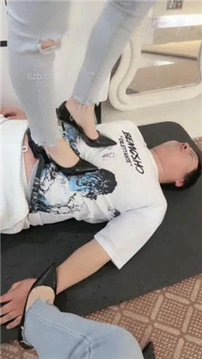 图片[5]_【冰夏女王】双S-高跟全体重踩地毯【双视角版】_绳艺库视频下载