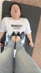 【冰夏女王】双S-高跟全体重踩地毯【双视角版】_绳艺库视频下载