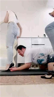 图片[15]_【冰夏女王】双S-高跟全体重踩地毯【双视角版】_绳艺库视频下载