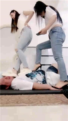 图片[16]_【冰夏女王】双S-高跟全体重踩地毯【双视角版】_绳艺库视频下载