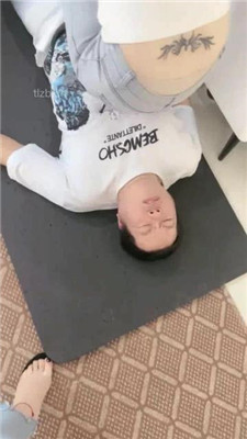 图片[7]_【冰夏女王】双S-高跟全体重踩地毯【双视角版】_绳艺库视频下载