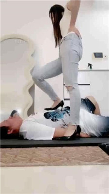 图片[20]_【冰夏女王】双S-高跟全体重踩地毯【双视角版】_绳艺库视频下载