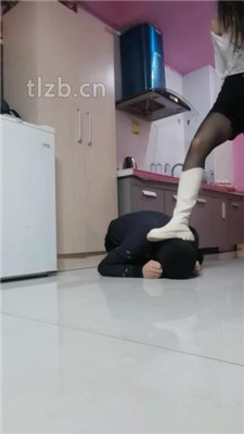 图片[10]_【文文文文】素人小姐姐-长靴全体重踩踏/黑丝脚捂脸/脚底喂食_绳艺库视频下载