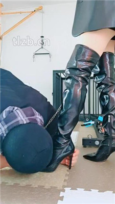 图片[3]_【媚娘】漏斗灌圣水/长靴踩踏/狗笼枷锁囚禁_绳艺库视频下载