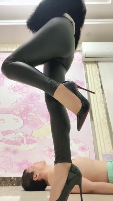 【兔粉粉】窒息玩弄_绳艺库视频下载