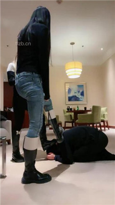 图片[12]_【梦樱】双S-长靴踢踹/吐口水/舔脏鞋底/踩踏喂食【双视角版】_绳艺库视频下载