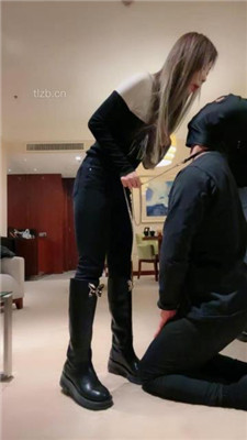 图片[16]_【梦樱】双S-长靴踢踹/吐口水/舔脏鞋底/踩踏喂食【双视角版】_绳艺库视频下载