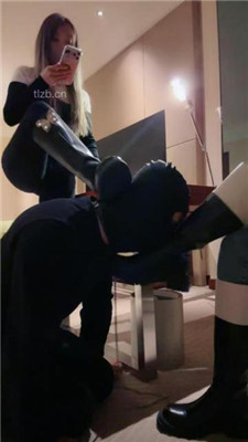 图片[17]_【梦樱】双S-长靴踢踹/吐口水/舔脏鞋底/踩踏喂食【双视角版】_绳艺库视频下载