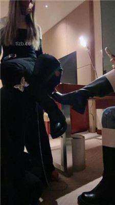 图片[18]_【梦樱】双S-长靴踢踹/吐口水/舔脏鞋底/踩踏喂食【双视角版】_绳艺库视频下载