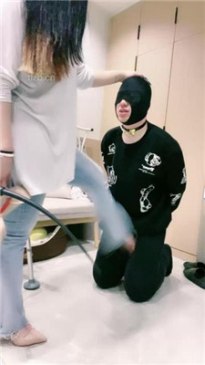 图片[6]_【小羊】鞭打狗链遛狗/骑脖/高跟踩踏/舔脏鞋底裸足_绳艺库视频下载