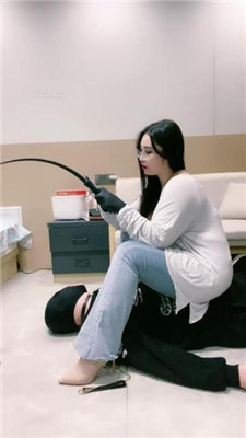 图片[15]_【小羊】鞭打狗链遛狗/骑脖/高跟踩踏/舔脏鞋底裸足_绳艺库视频下载