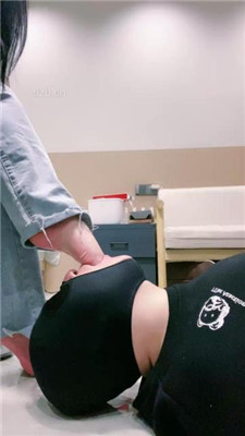 图片[16]_【小羊】鞭打狗链遛狗/骑脖/高跟踩踏/舔脏鞋底裸足_绳艺库视频下载