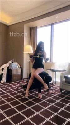 图片[6]_【琪琪大人】给狗立规矩-全体重跳踩/原味+晨尿+口水_绳艺库视频下载