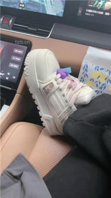 【筱月】运动鞋白袜裸足诱惑滴滴司机_绳艺库视频下载
