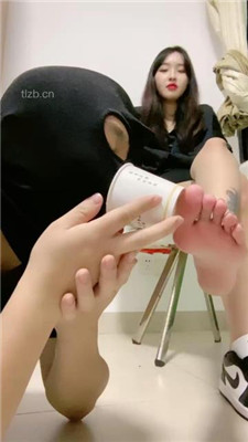 图片[12]_【路子】坐脸窒息/喝圣水/强制闻鞋/碾压踩狗头_绳艺库视频下载