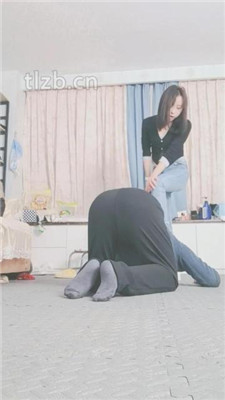 【果儿】喂口水/强制闻白棉袜/舔脏鞋底/臭脚捂脸_绳艺库视频下载