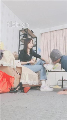 图片[11]_【果儿】喂口水/强制闻白棉袜/舔脏鞋底/臭脚捂脸_绳艺库视频下载