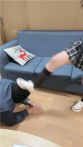 【桃子sama】物化坐垫/全体重踩踏/提档_绳艺库视频下载