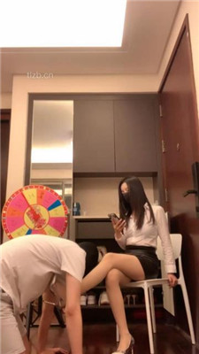 图片[4]_【宝爷】多双鞋全体重踩踏/骑脖/舔内裤_绳艺库视频下载