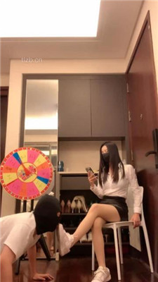 图片[11]_【宝爷】多双鞋全体重踩踏/骑脖/舔内裤_绳艺库视频下载