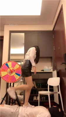 图片[14]_【宝爷】多双鞋全体重踩踏/骑脖/舔内裤_绳艺库视频下载