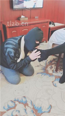 图片[8]_【美容院S】双S-叼丝袜/跪舔脏高跟/骑马/长靴踩踏_绳艺库视频下载