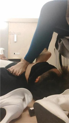 图片[11]_【广州丝主】脏长靴裸足狂舔_绳艺库视频下载