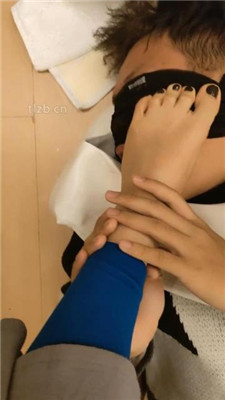 图片[13]_【广州丝主】脏长靴裸足狂舔_绳艺库视频下载