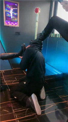 图片[15]_【酒鸽】双主-KTV虐-骑狗背/拽头发强制舔/坐脸窒息_绳艺库视频下载