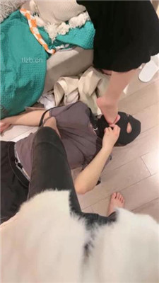 图片[5]_【七七】闺蜜双调-坐垫舔脚/裸足深喉/浓痰踩踏【双视角版】_绳艺库视频下载