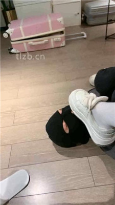 图片[10]_【七七】闺蜜双调-坐垫舔脚/裸足深喉/浓痰踩踏【双视角版】_绳艺库视频下载