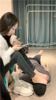 图片[16]_【七七】闺蜜双调-坐垫舔脚/裸足深喉/浓痰踩踏【双视角版】_绳艺库视频下载