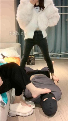 图片[17]_【七七】闺蜜双调-坐垫舔脚/裸足深喉/浓痰踩踏【双视角版】_绳艺库视频下载