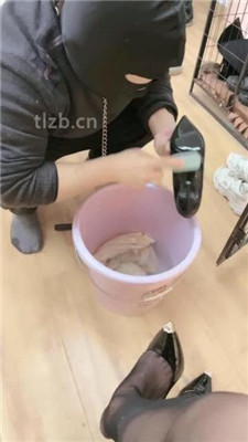 图片[7]_【猫咪大大】真实圈养狗-舔脏鞋底/吃剩饭剩菜/开发圣水_绳艺库视频下载