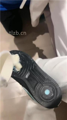 图片[6]_【zaizz】超脏鞋底-狗舌头狂舔_绳艺库视频下载