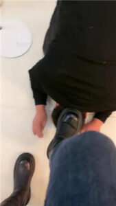 【傲雪】揪耳朵/原味白袜辱/骑脖/舔脏鞋底/掐乳_绳艺库视频下载