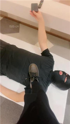 【柔儿公主】短靴踩踏/舔脏鞋底/赏赐圣水_绳艺库视频下载