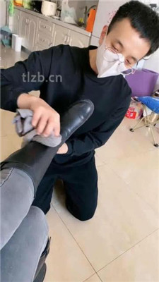 【嘉文】长靴踩踏/闻舔白袜/家务奴_绳艺库视频下载