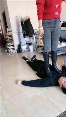 图片[8]_【嘉文】长靴踩踏/闻舔白袜/家务奴_绳艺库视频下载